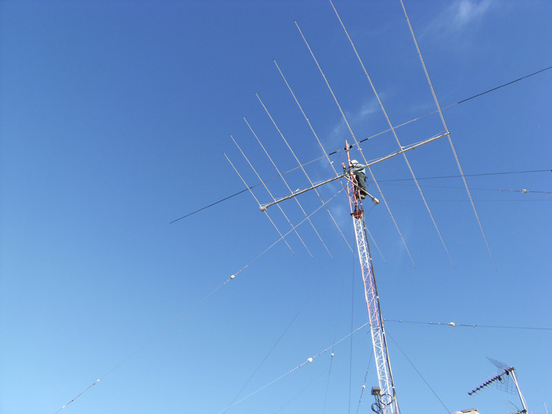 antena-3f4ef1796655b62efe65e5444bf7bab2.jpg